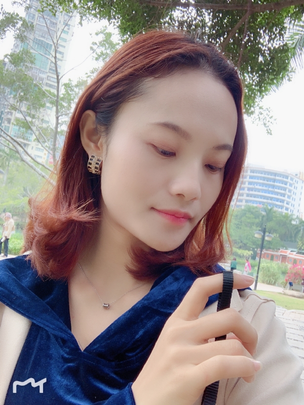 曼夕的第一张照片--台湾闪婚服务中心