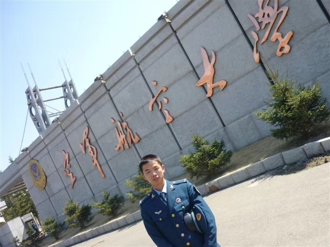 阿德的第一张照片--台湾闪婚服务中心