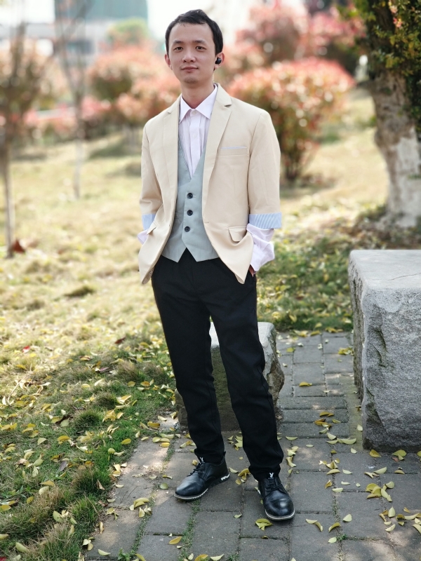四叶草的第一张照片--台湾闪婚服务中心