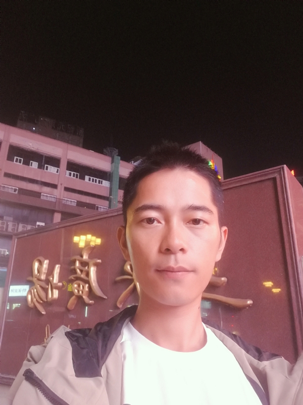 重庆小林的第一张照片--台湾闪婚服务中心