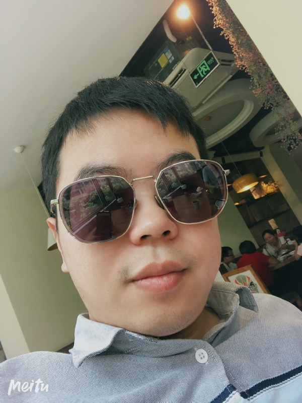 月台等路人的第一张照片--台湾闪婚服务中心