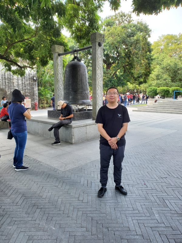 杨昊的第一张照片--台湾闪婚服务中心