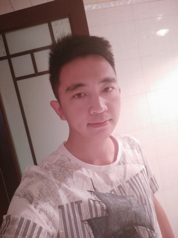 彭亮的第一张照片--台湾闪婚服务中心