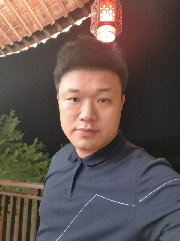 耿直boy的第一张照片--台湾闪婚服务中心