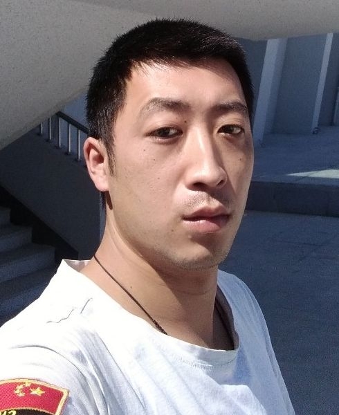 小小的第一张照片--台湾闪婚服务中心
