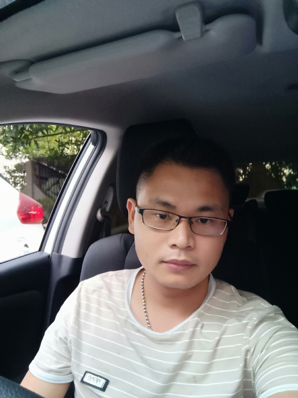 水明的第一张照片--台湾闪婚服务中心