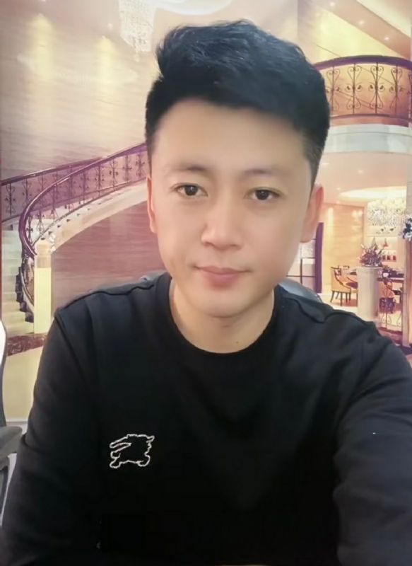 屋顶拾荒人的第三张照片--台湾闪婚服务中心