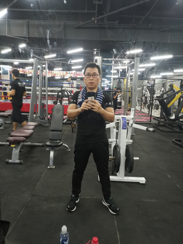 52赫兹的第一张照片--台湾闪婚服务中心