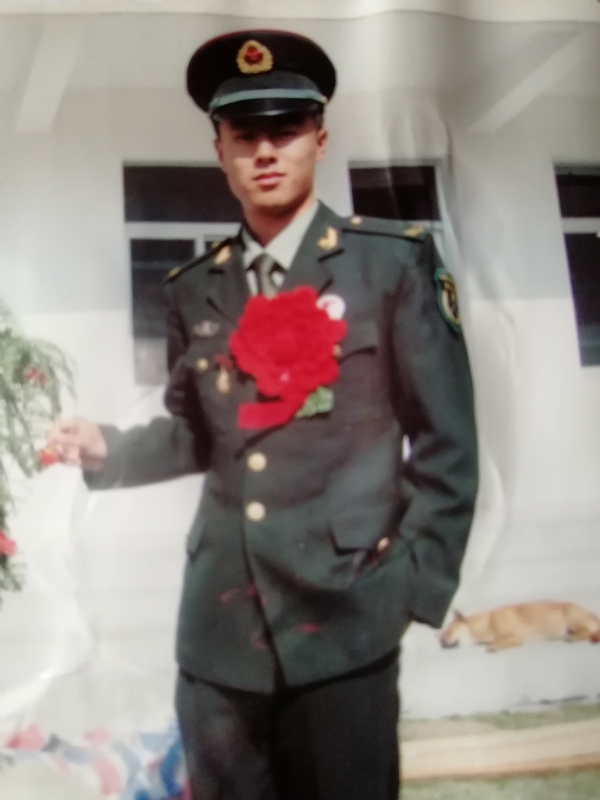 小虎的第一张照片--台湾闪婚服务中心
