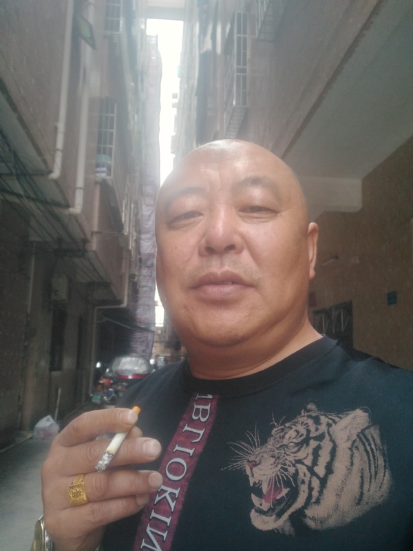 人在TA乡的第一张照片--台湾闪婚服务中心