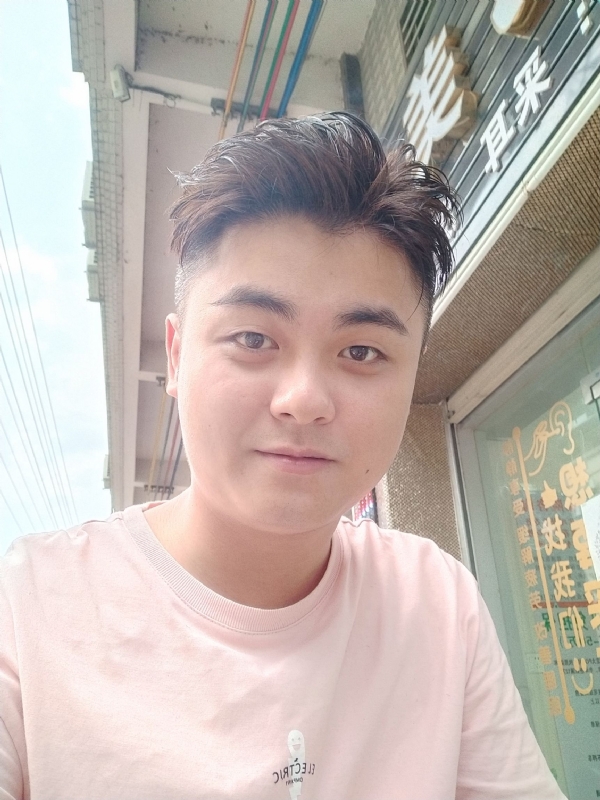 李健诚的第一张照片--台湾闪婚服务中心