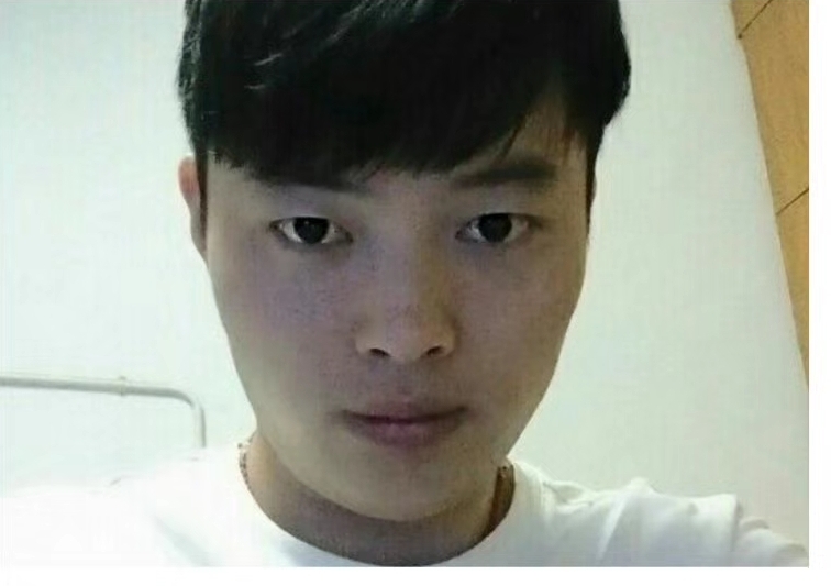 小张哥哥的第一张照片--台湾闪婚服务中心