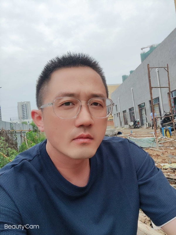 清风烈酒的第二张照片--台湾闪婚服务中心