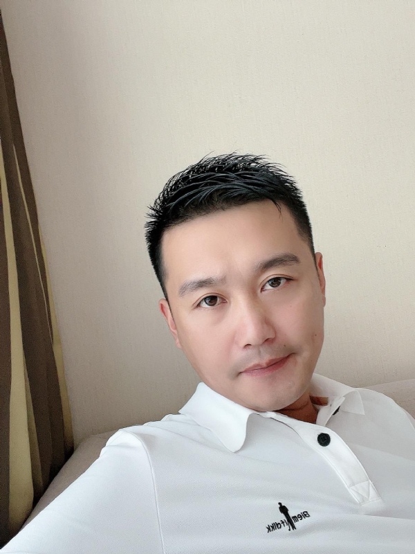 笑望人非的第一张照片--台湾闪婚服务中心