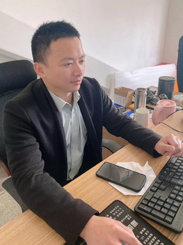 落叶知秋的第一张照片--台湾闪婚服务中心