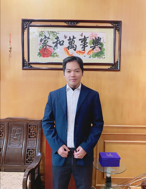 旭日春晖的第一张照片--台湾闪婚服务中心
