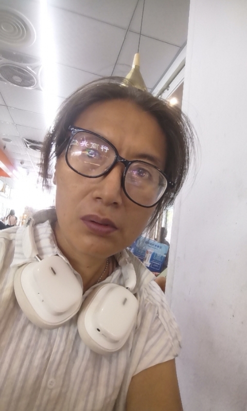 冬天的蔷薇的第三张照片--台湾闪婚服务中心
