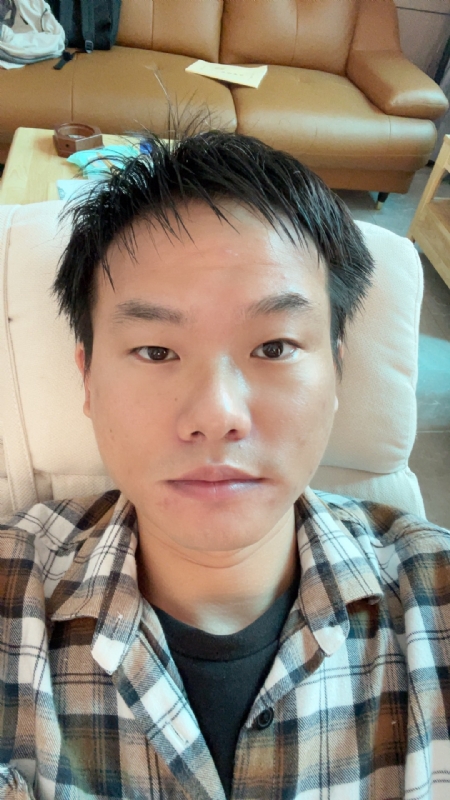 向日葵的第一张照片--台湾闪婚服务中心