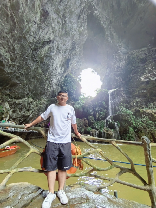 慎独的第二张照片--台湾闪婚服务中心